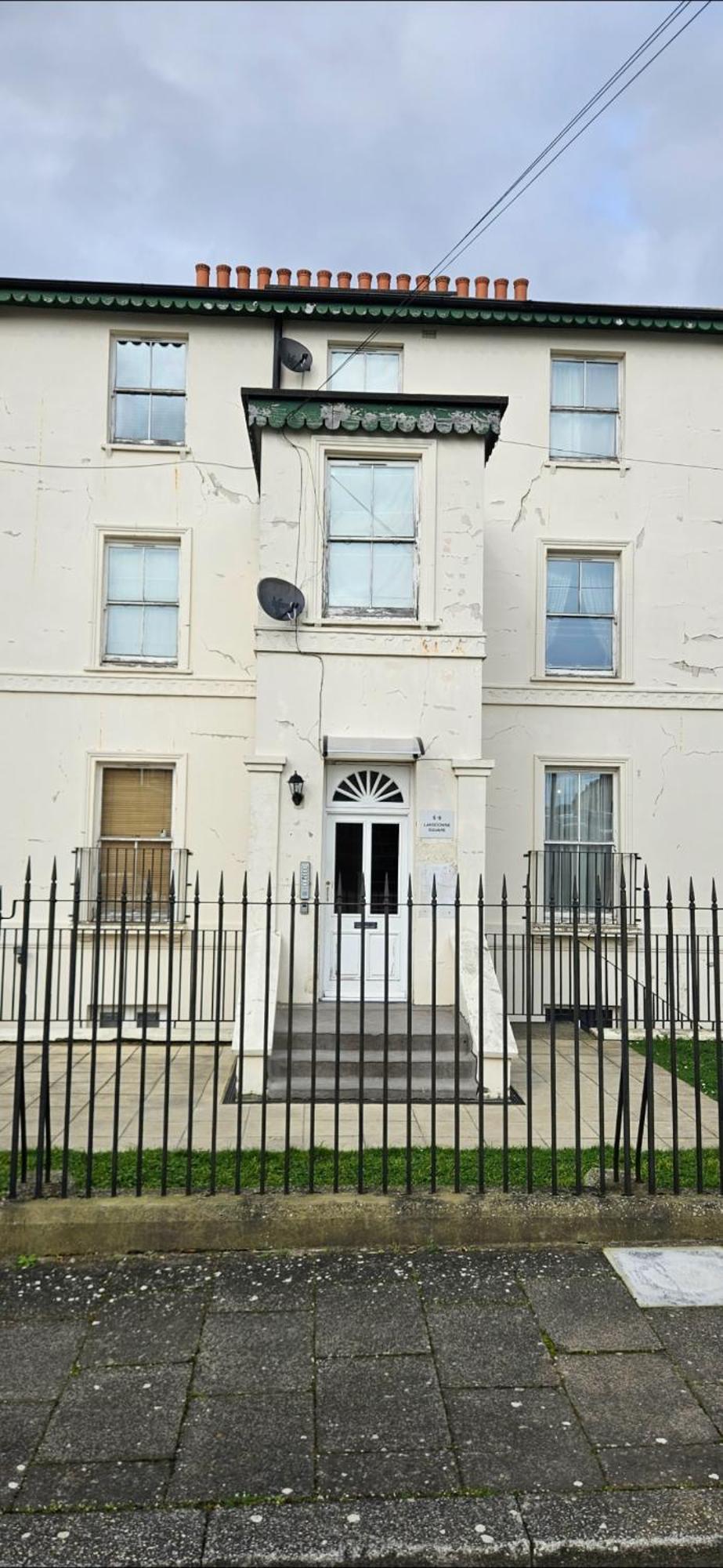 Apartment 2 Bedroom In 10 Mins Walk From Train Station With Free Parking Gravesend